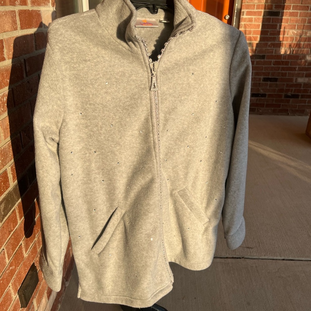 Like new Quacker Factory small bedazzled gray fleece jacket